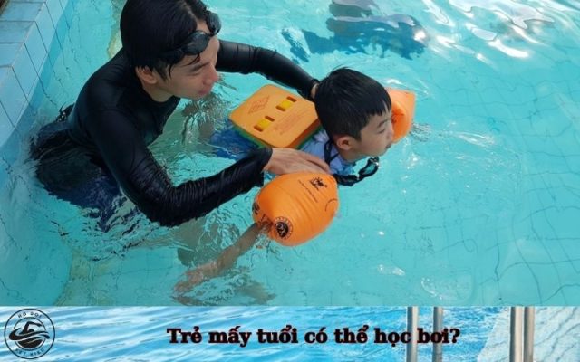Trẻ mấy tuổi có thể học bơi